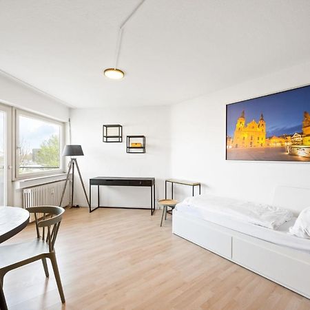 Sali Homes - Fewo Bluehendes Barock Ludwigsburg Luaran gambar